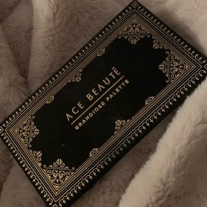 Ace Beaute Grandiose Eyeshadow Palette